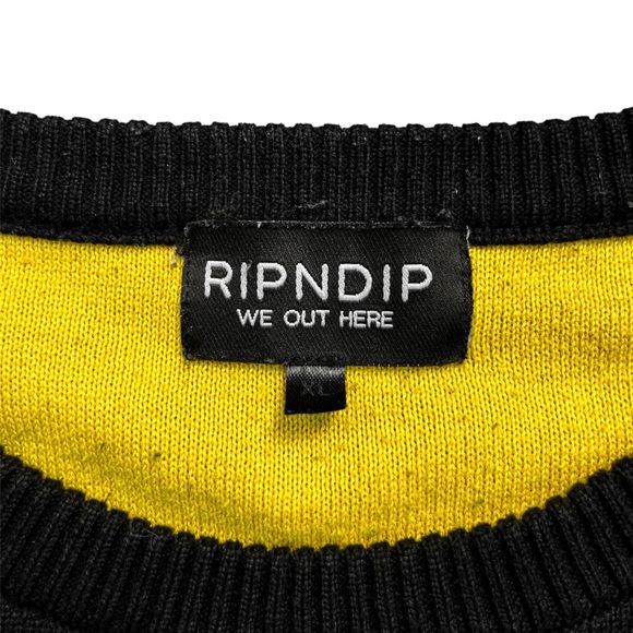 X-Large Black and Yellow Reversible Rip N Dip Sweater - Picture 6 of 7